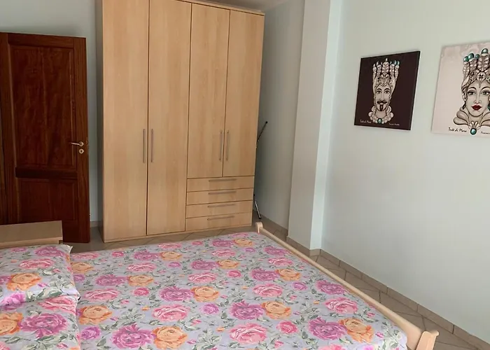 Two-bedroom Vacation * בלבדרה מריטימו