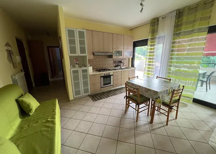 Two-bedroom Vacation דירה *